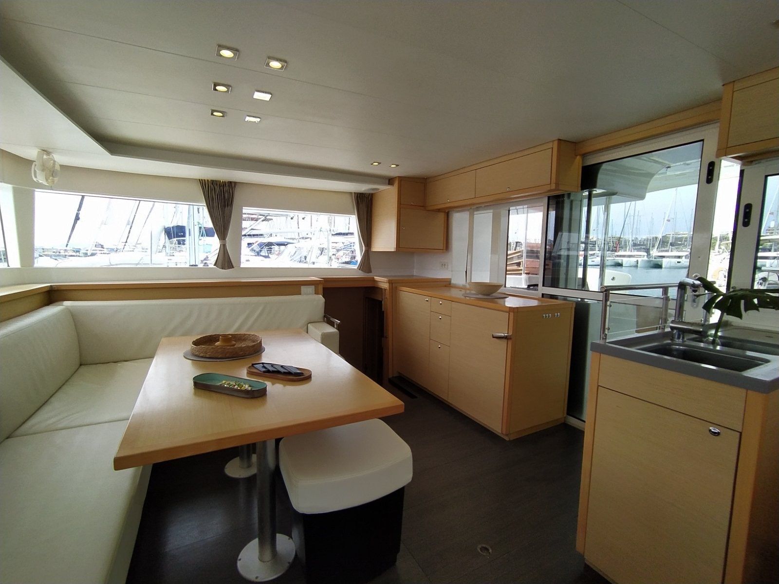 Lagoon 450 F | Azraq