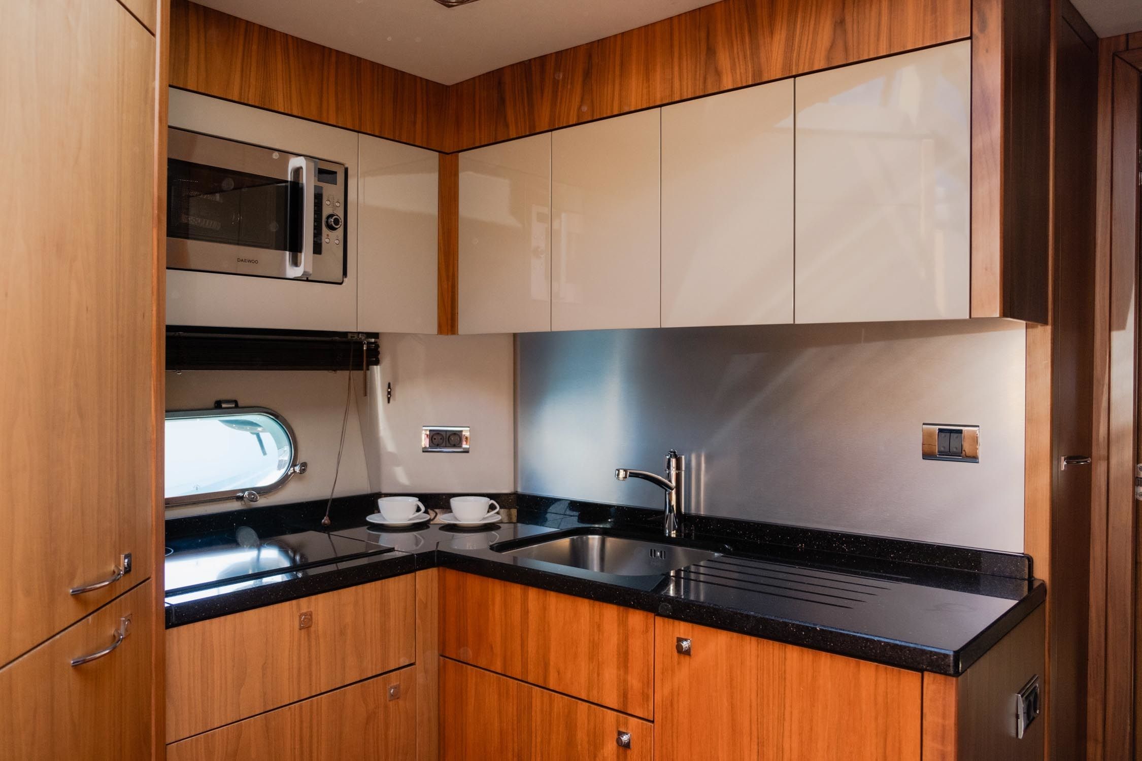 Sunseeker 64 | Roslana