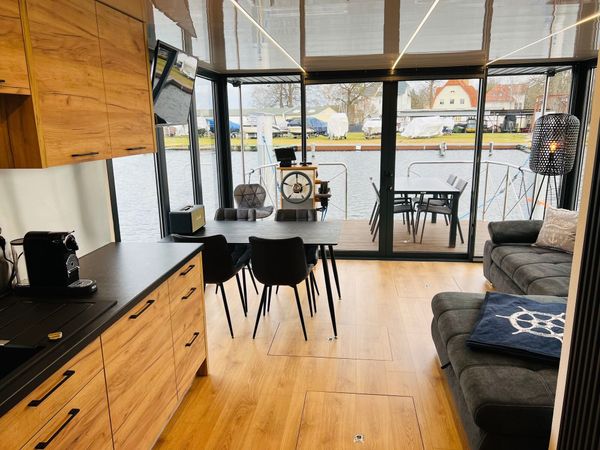 Rivo Campi 400 | Houseboat One