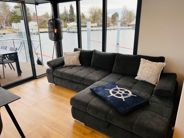 Rivo Campi 400 | Houseboat One