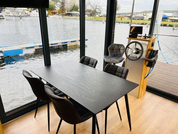 Rivo Campi 400 | Houseboat One