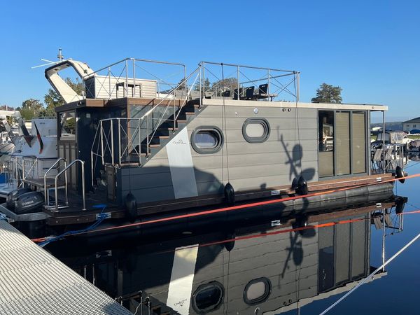 Rivo Campi 400 | Houseboat One