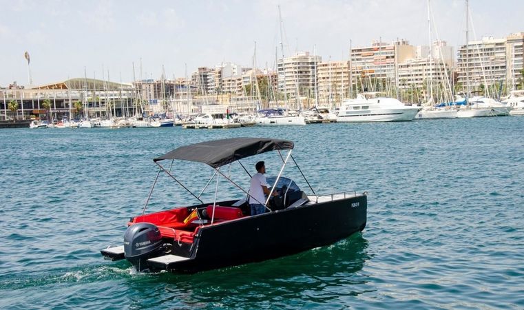 Nuva Yachts M6 | Alimed 1