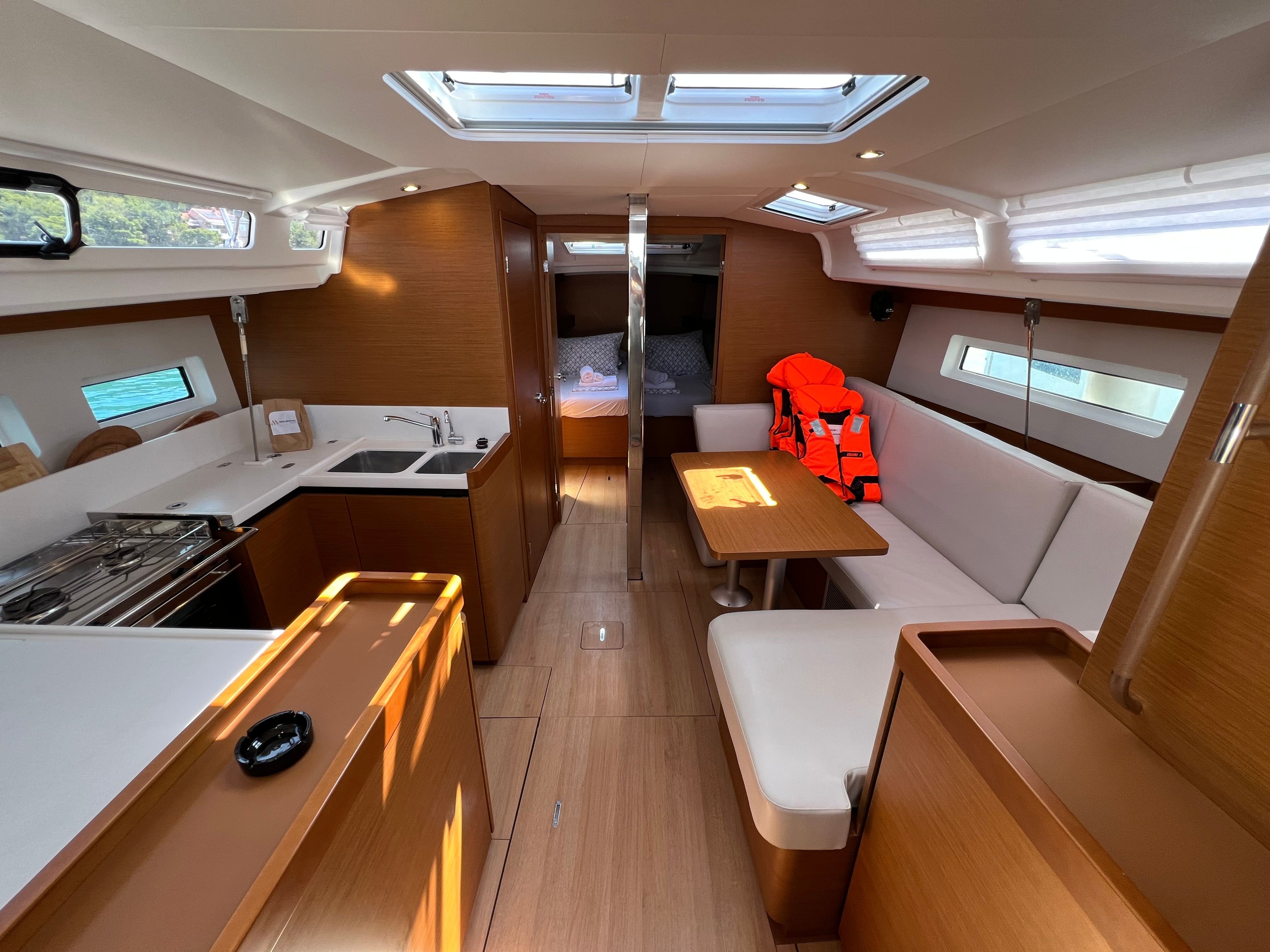 Jeanneau Sun Odyssey 440 | Karla
