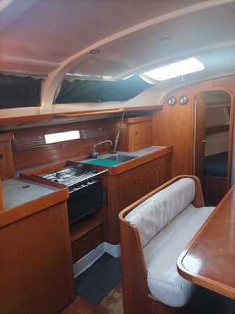 Beneteau Oceanis 37 | Nela