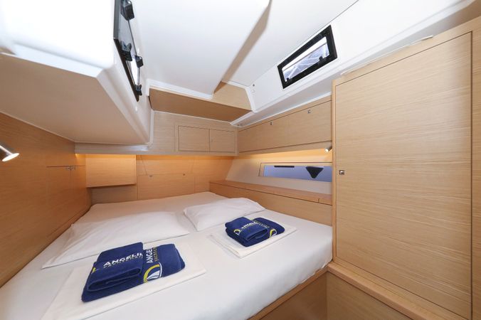 Dufour 470 | Amber