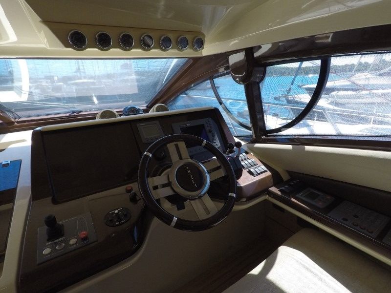 Azimut 47 Fly | Luma