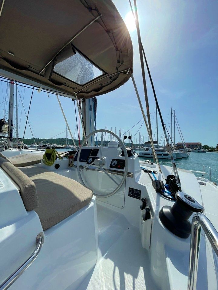 Bali 4.2 | Sail and Adventure