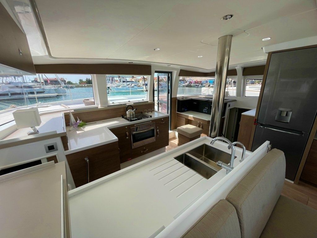 Bali 4.2 | Sail and Adventure