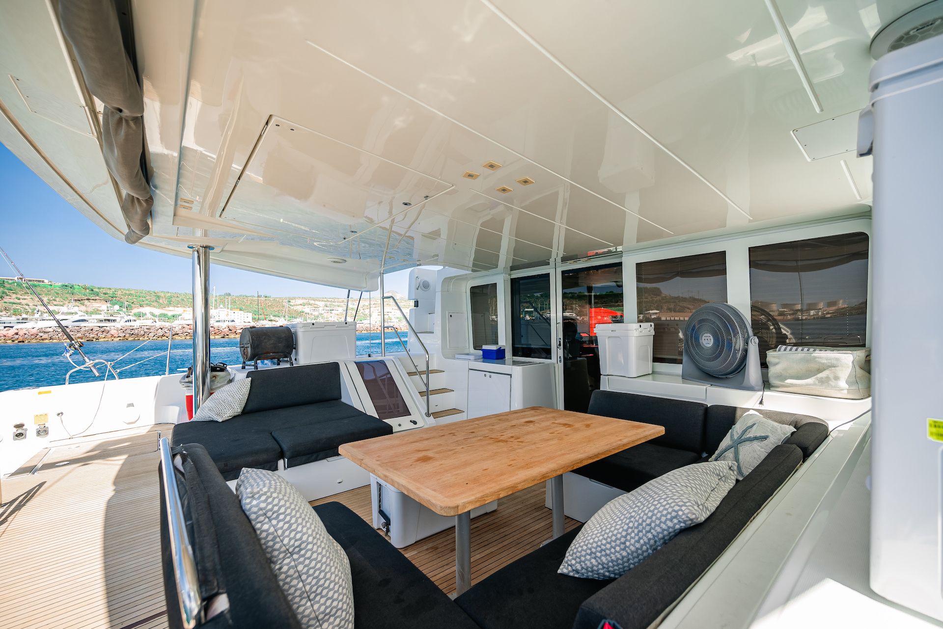 Lagoon 52 F | Triton