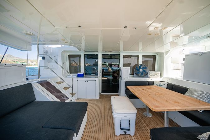 Lagoon 52 F | Triton