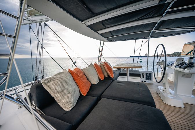 Lagoon 52 F | Triton