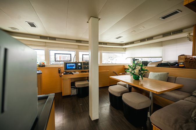 Lagoon 52 F | Triton