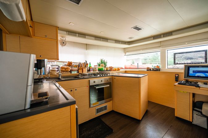 Lagoon 52 F | Triton