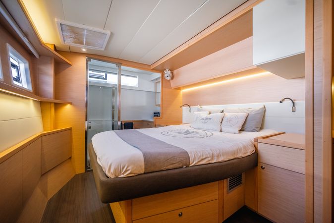 Lagoon 52 F | Triton