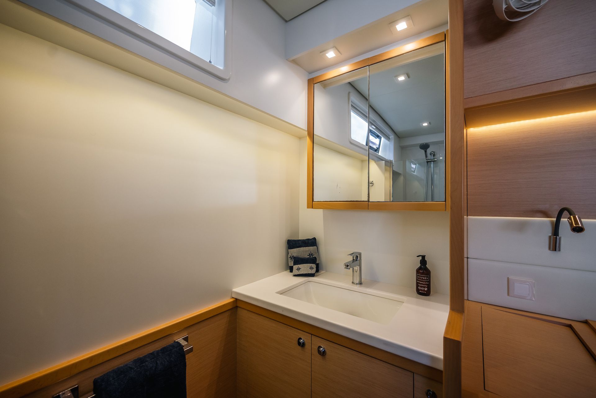 Lagoon 52 F | Triton