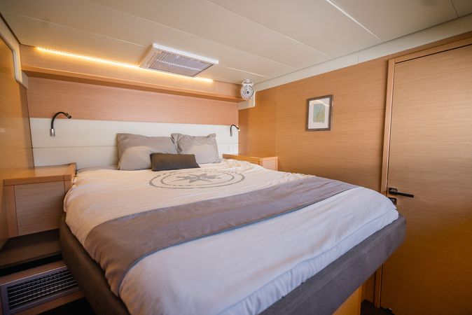 Lagoon 52 F | Triton