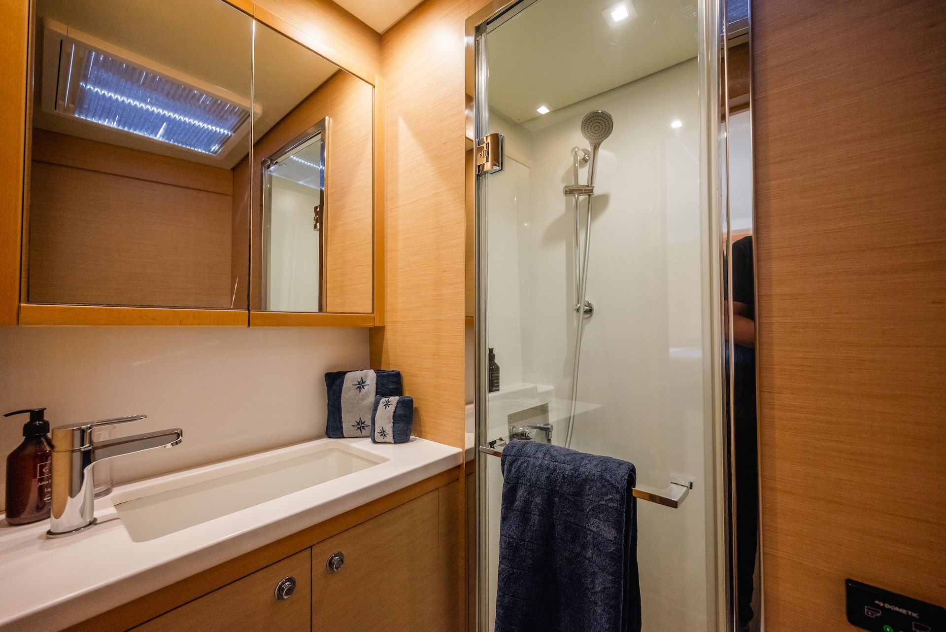 Lagoon 52 F | Triton