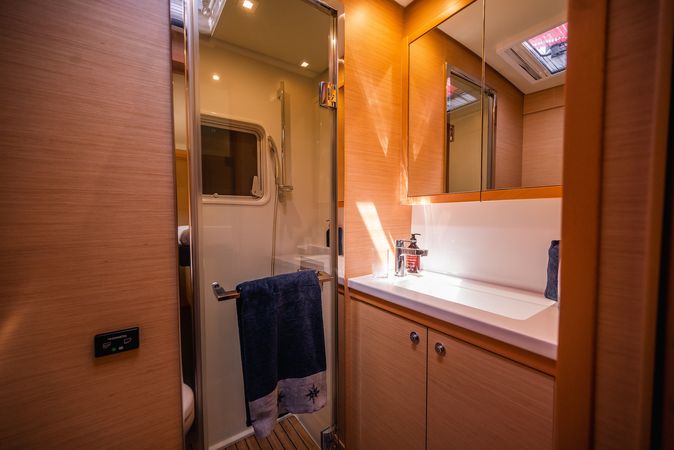 Lagoon 52 F | Triton