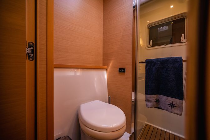 Lagoon 52 F | Triton