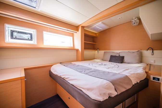 Lagoon 52 F | Triton