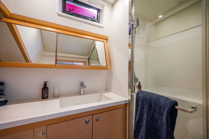 Lagoon 52 F | Triton