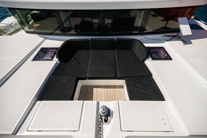 Lagoon 52 F | Triton