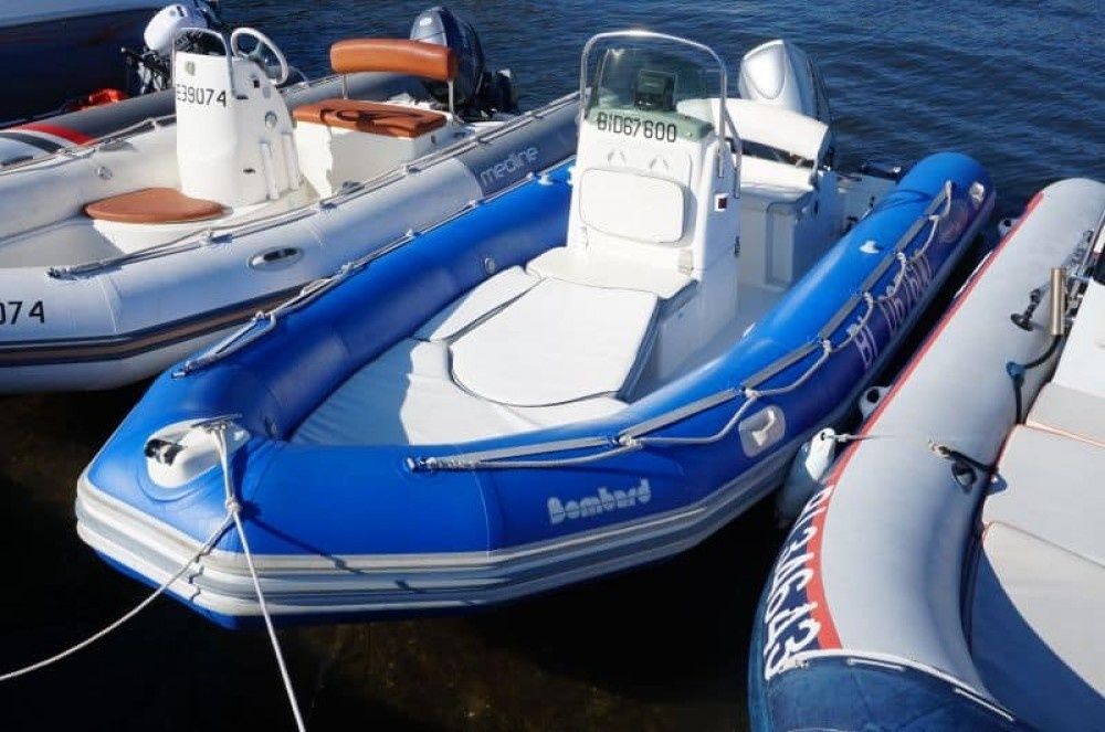 Motorboat Bombard Explorer DB 550 08 for rent France Boataround