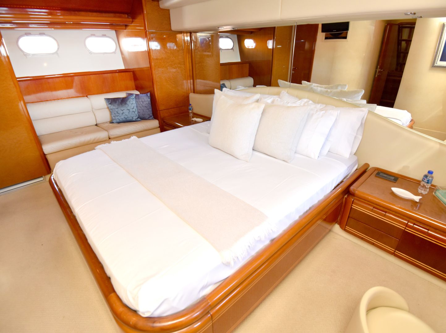 Ferretti 80 | Santa Maria 3