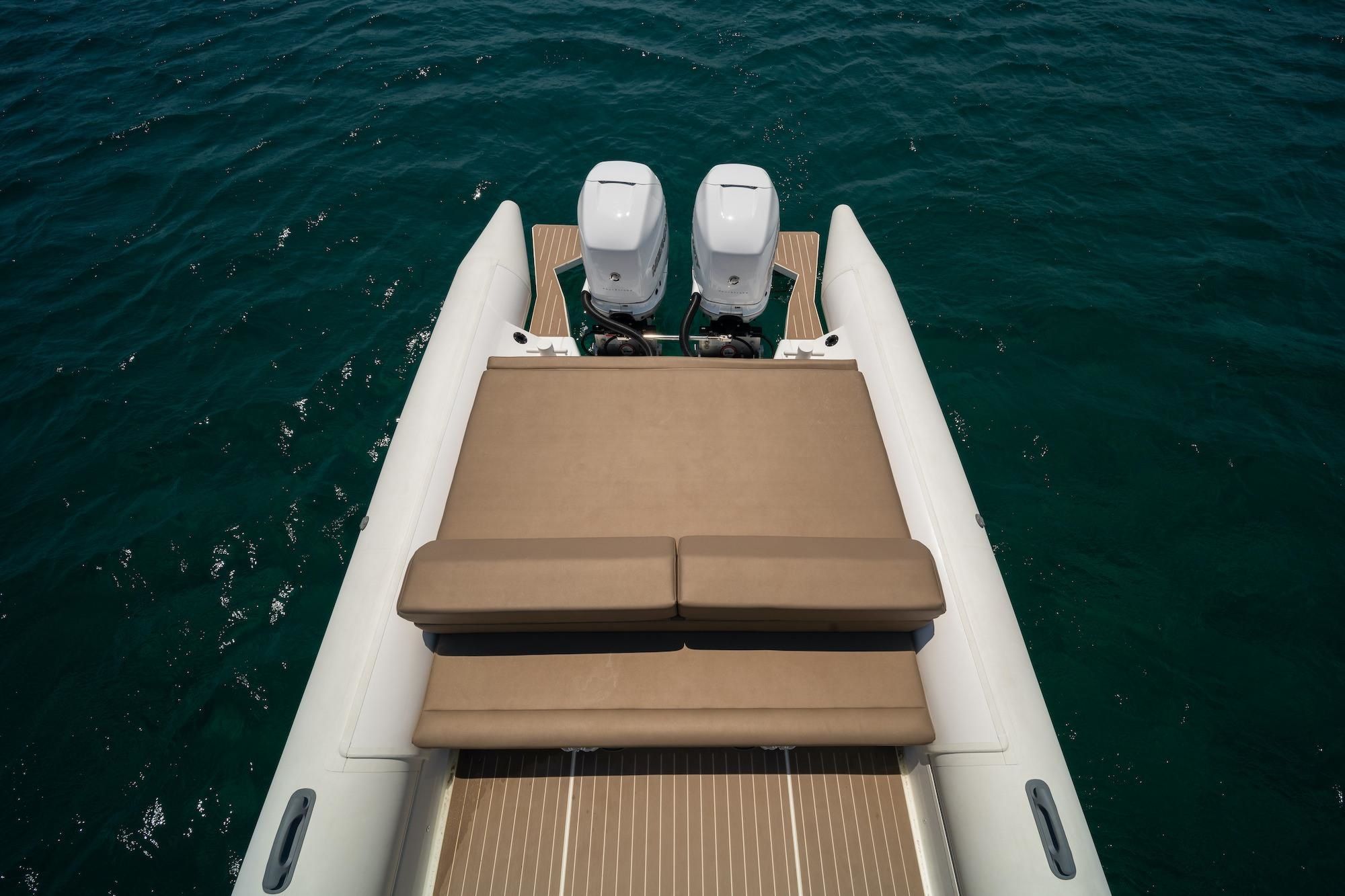 Rafnar 1200 T-Top | Ice Nomad