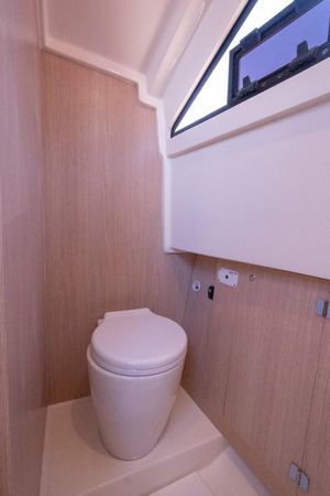 Nuva Yachts M11 | Red Storm