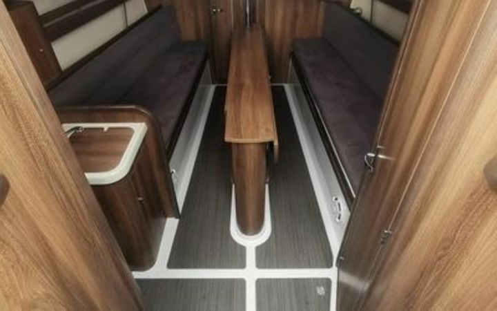 Northman Maxus 28 | Prawy Hals