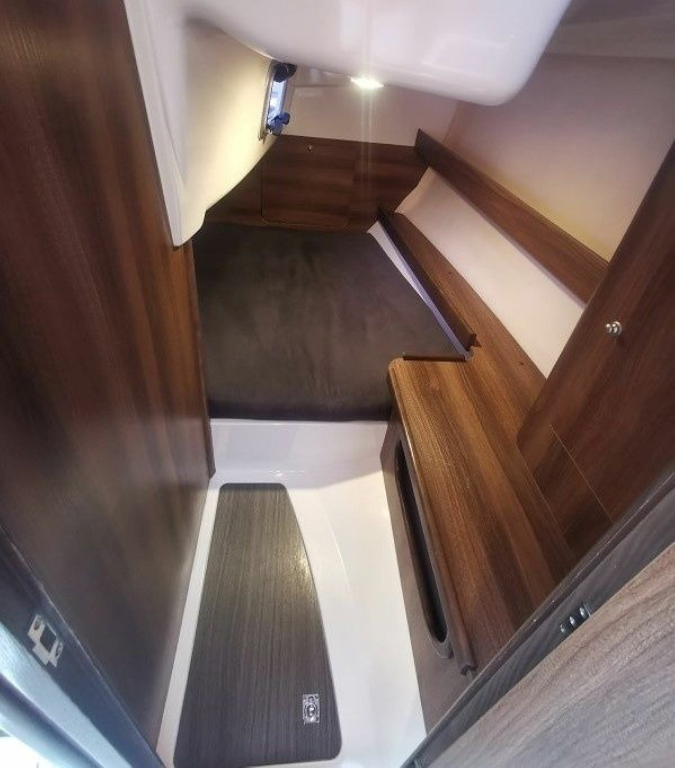 Northman Maxus 28 | Prawy Hals