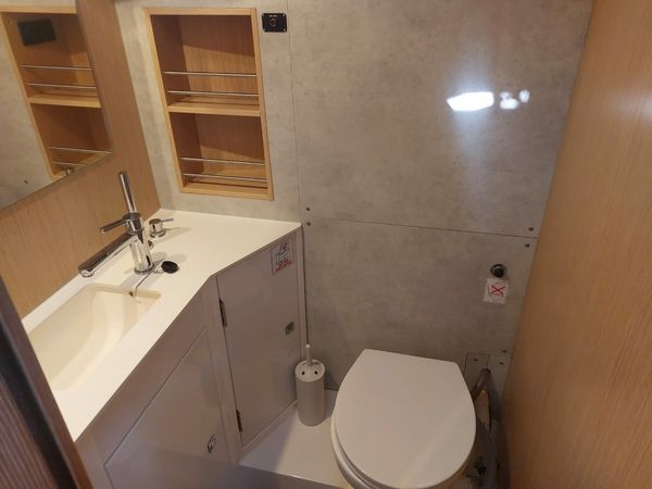 Bavaria C42 | Marabou