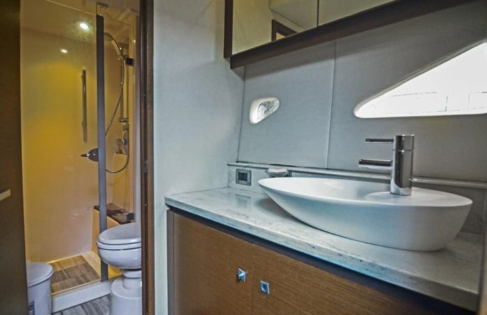 Sea Ray 53 | Blanco Perla