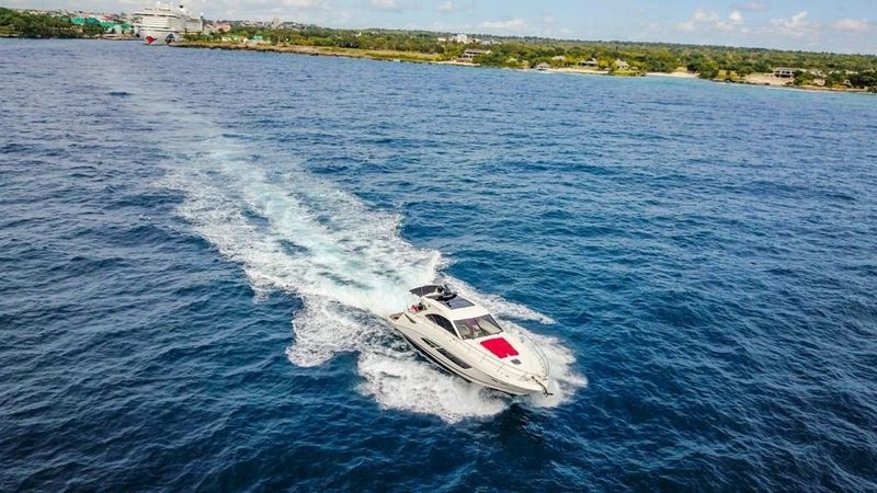 Sea Ray 53 | Blanco Perla