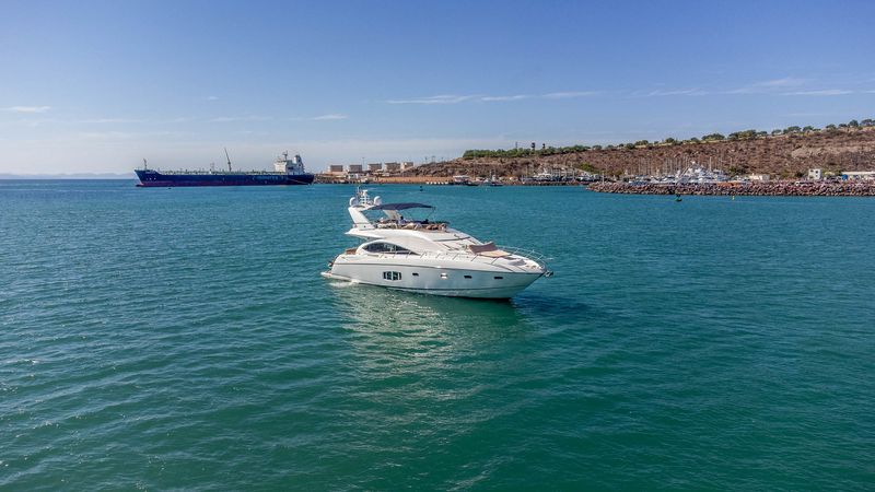 Sunseeker 75 | Bar&Co