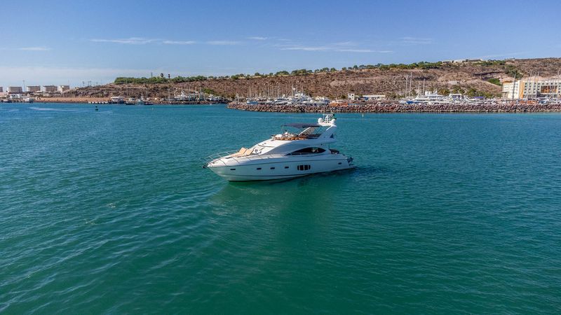 Sunseeker 75 | Bar&Co