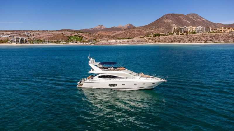 Sunseeker 75 | Bar&Co