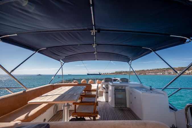 Sunseeker 75 | Bar&Co