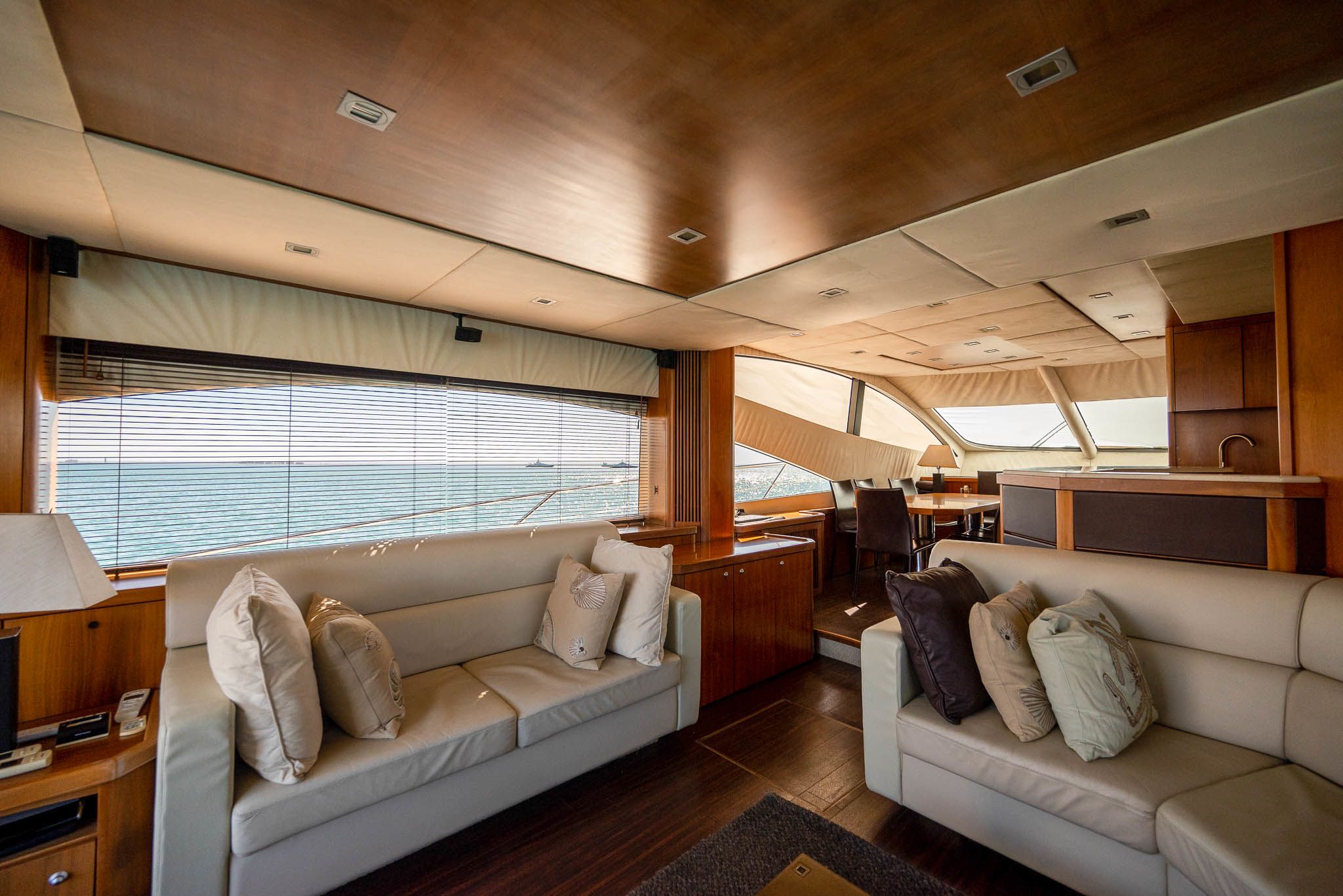 Sunseeker 75 | Bar&Co