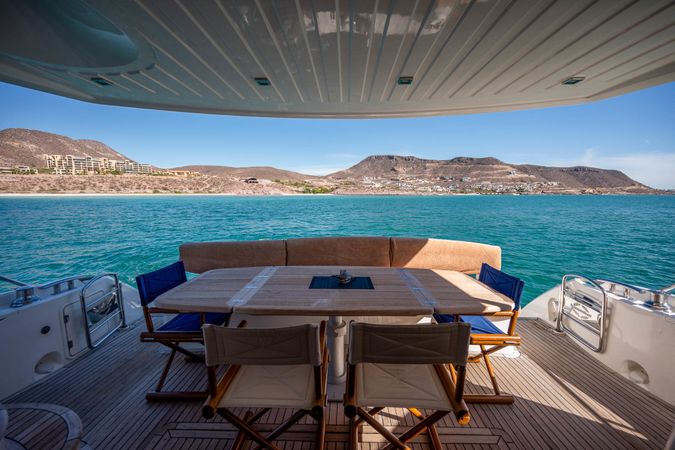 Sunseeker 75 | Bar&Co