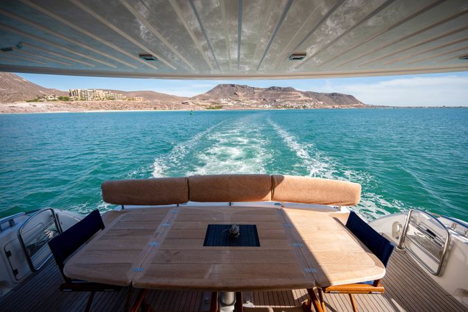 Sunseeker 75 | Bar&Co