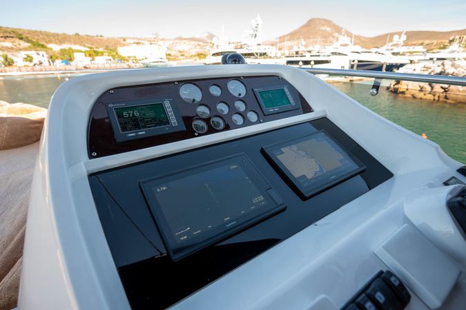 Sunseeker 75 | Bar&Co