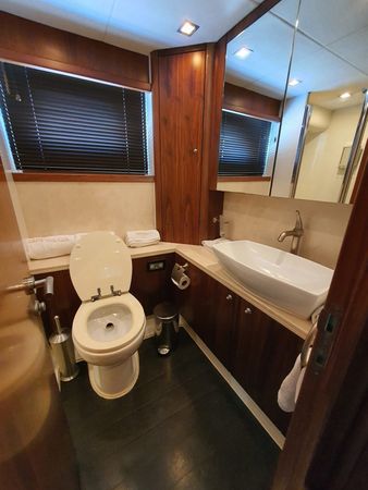 Sunseeker 75 | Bar&Co