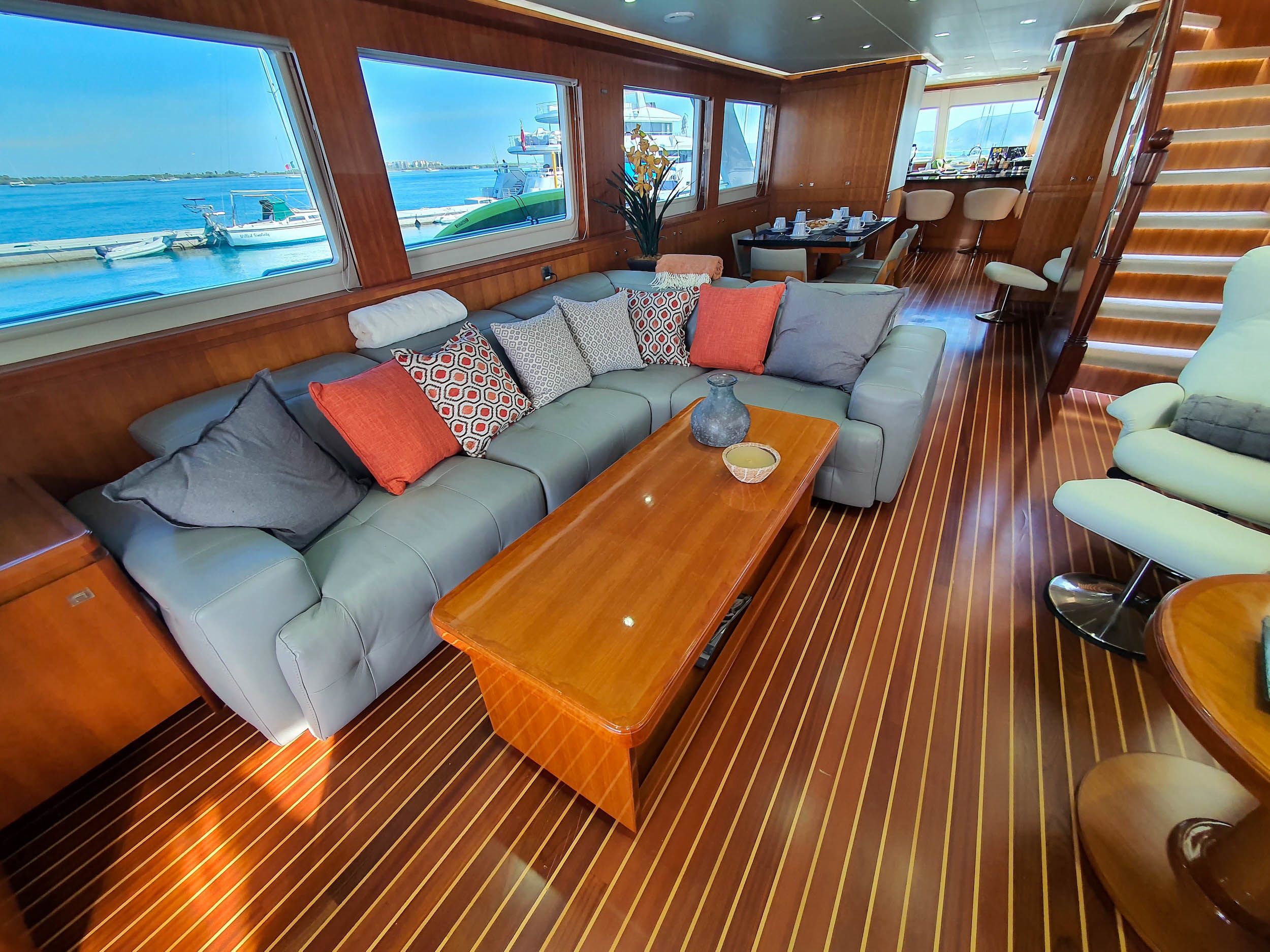 President 870 | Loretta