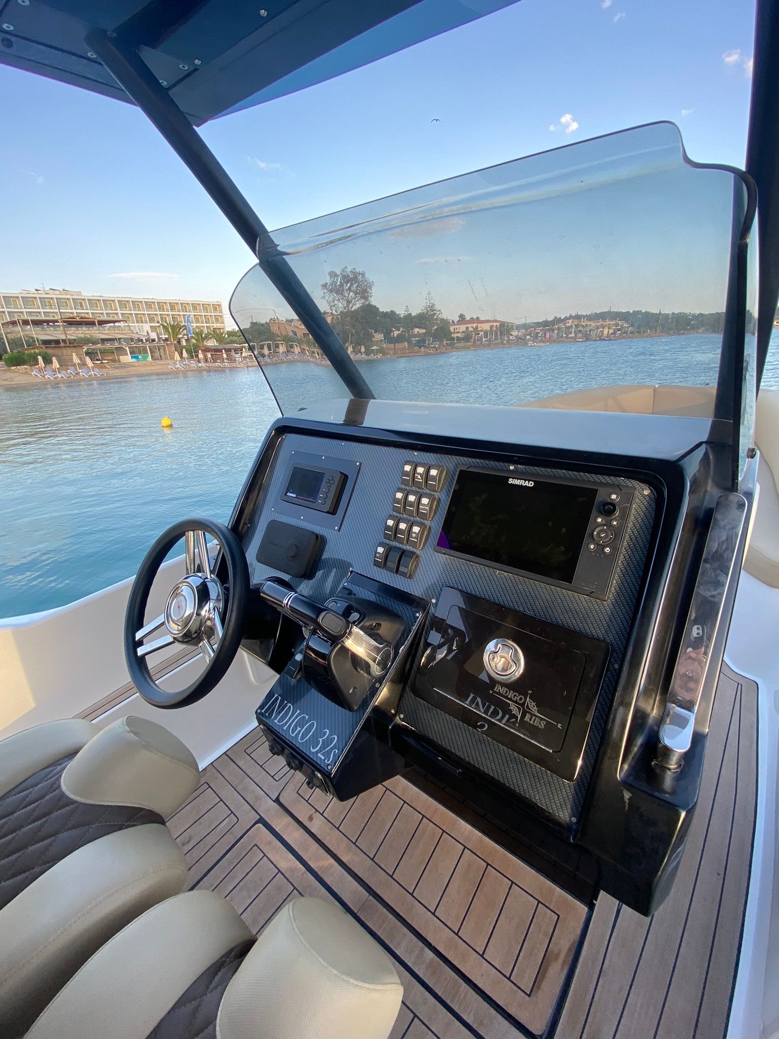 Indigo 32 S | Therapy