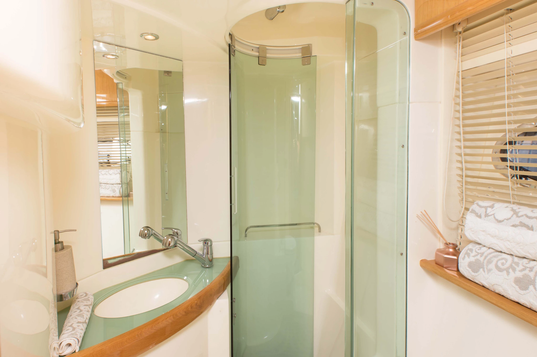 Absolute 41 | Sugar Lips