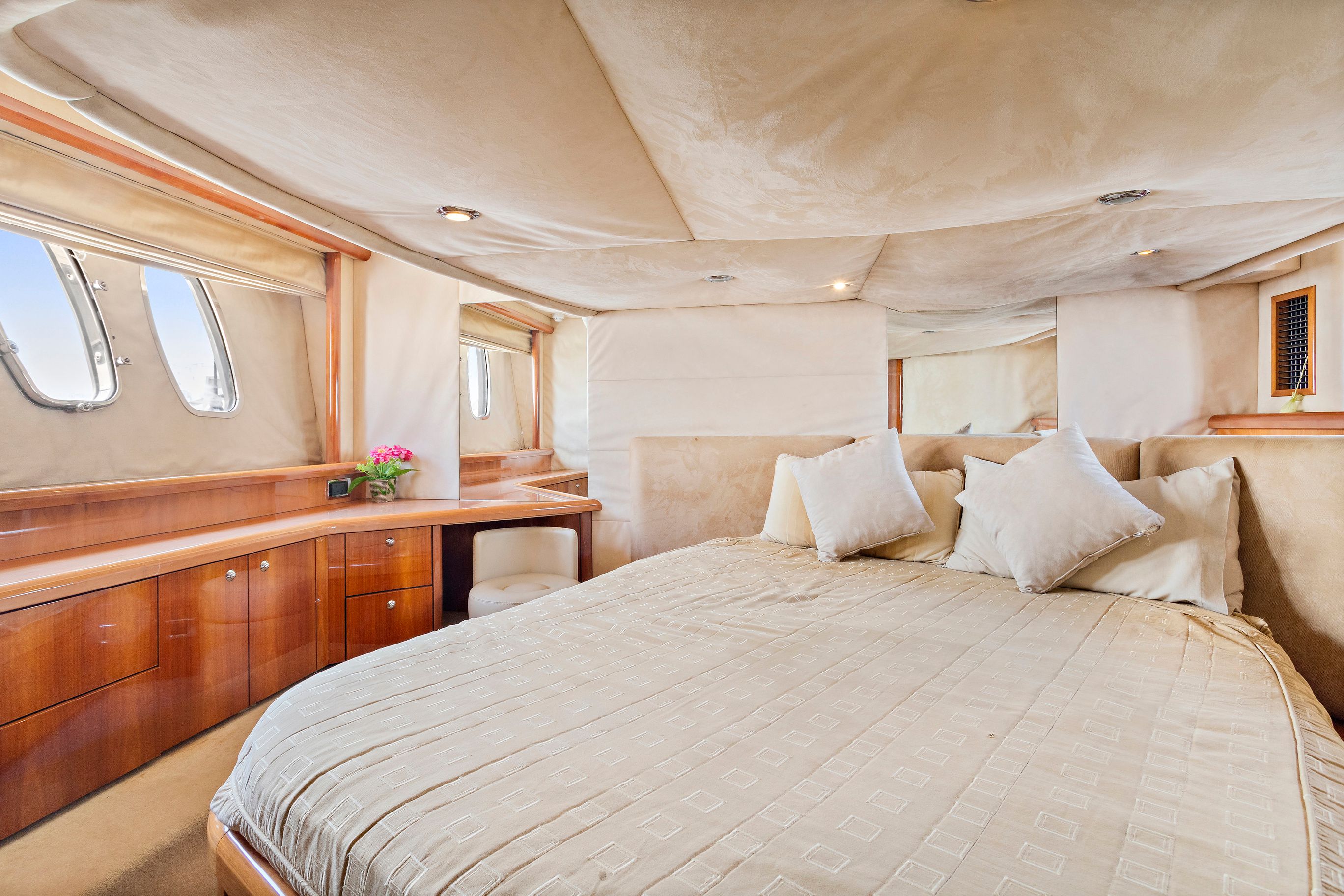 Sunseeker Manhattan 50 | Vesper