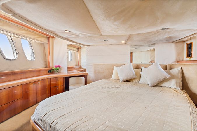 Sunseeker Manhattan 50 | Vesper